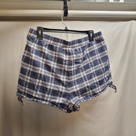 2for$20 BCBGeneration plaid flowly summer short shorts navy blue white summer LG - Picture 3 of 3